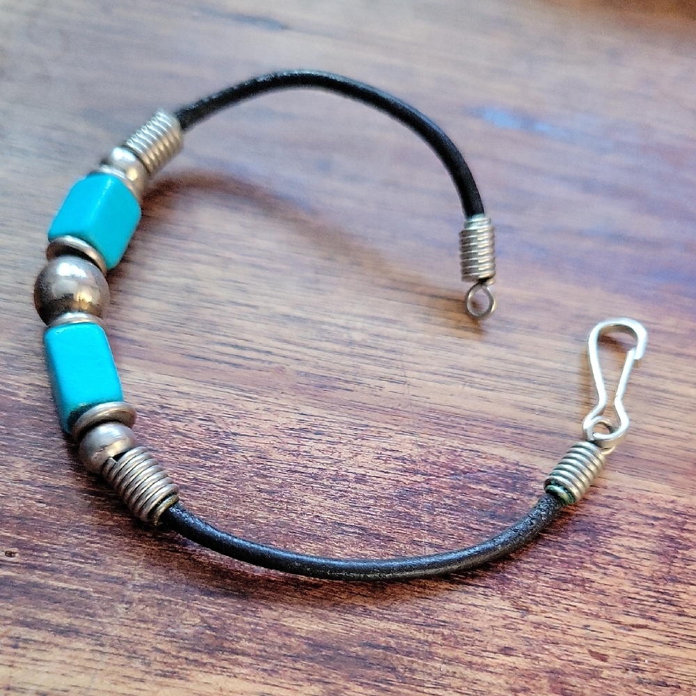 Turquoise and Silver Beaded Bracelet
